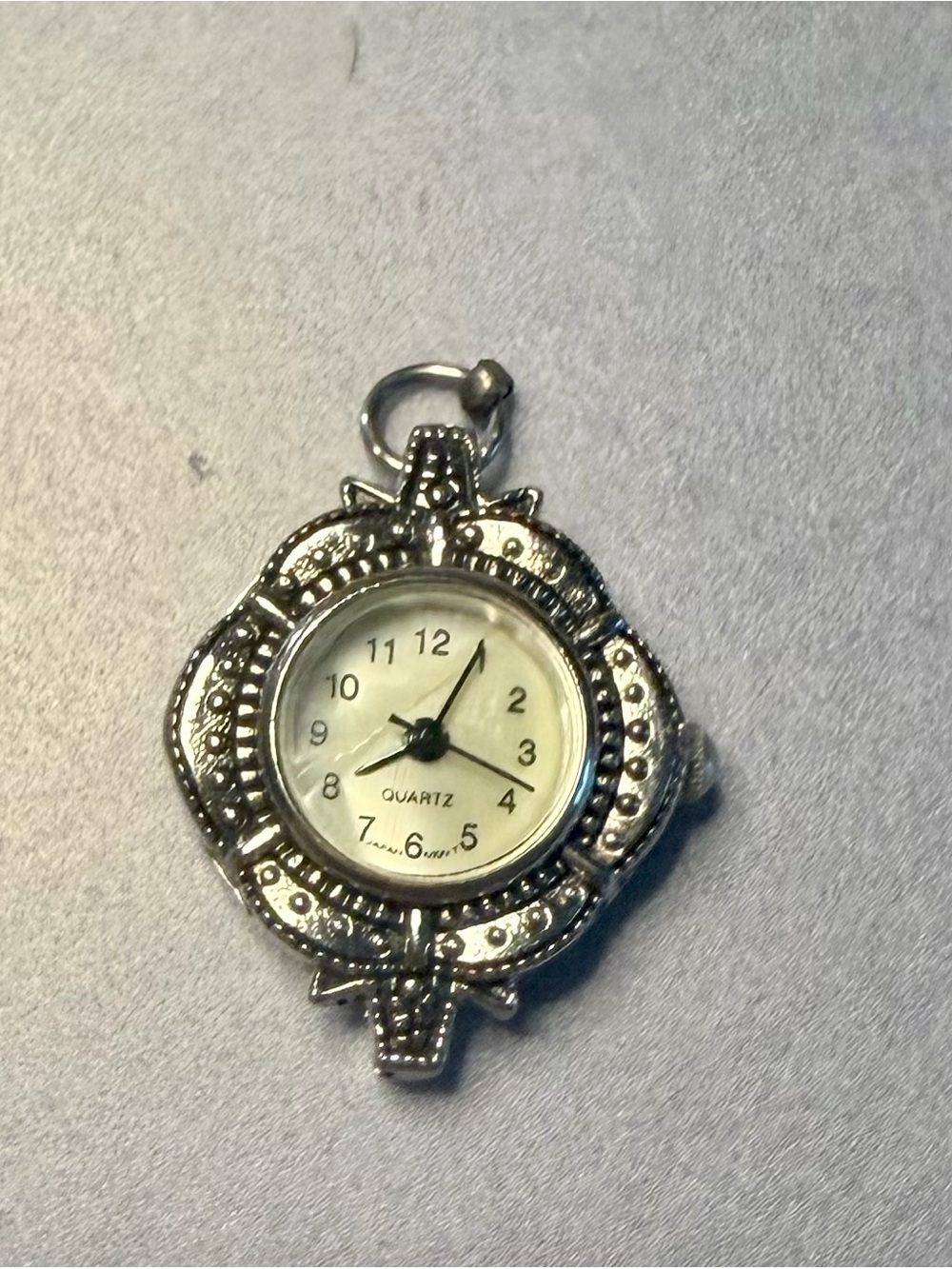 Silver tone vintage style watch pendent quartz